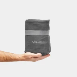 Quechua COUVERTURE EN POLAIRE - 150 X 130 CM -Camping Fournitures Boutique couverture en polaire 150 x 130 cm 2