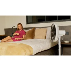 Trépied De Ventilateur Sur Pied Luvego Avec Télécommande - Minuterie - 40CM -Camping Fournitures Boutique trepied de ventilateur sur pied luvego avec telecommande minuterie 40cm 2